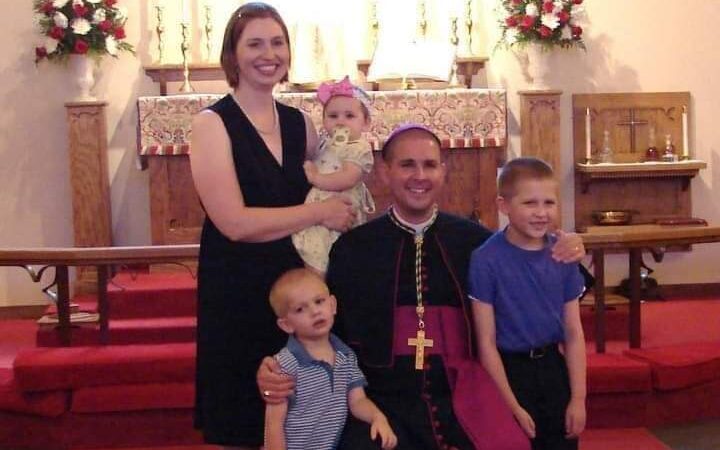 Obispo Anglicano con su familia