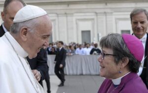 papa-francisco-mujer-obispo